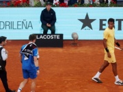 Thể thao - Ngôi sao tennis 3 lần "nhận quà trên trời rơi xuống", vào chung kết Madrid Open