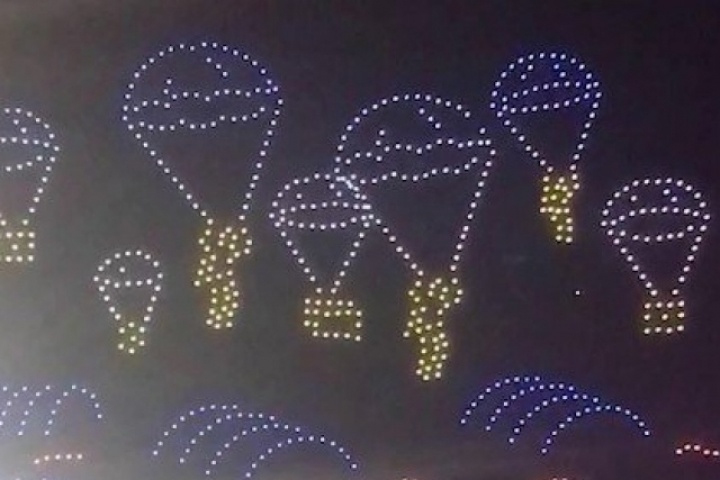 Hàng trăm drone thử nghiệm tạo hình trên bầu trời Điện Biên Phủ