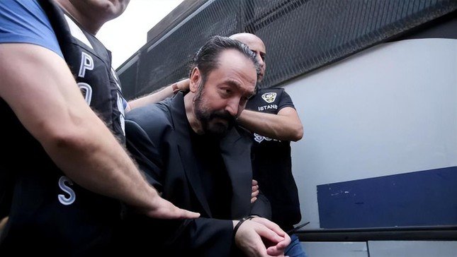 Oktar bị kết án 1.075 năm tù
