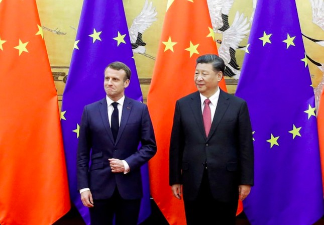 Chủ tịch Trung Quốc Tập Cận Bình và Tổng thống Pháp Emmanuel Macron trong cuộc gặp năm 2019. (Ảnh: Reuters)