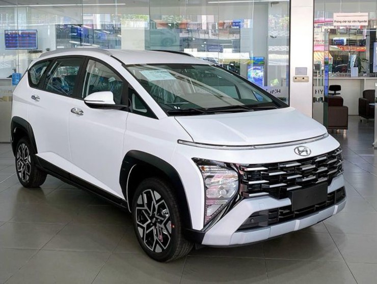 Ảnh thực tế Hyundai Stargazer X 2024 tại đại lý Việt Nam - 15