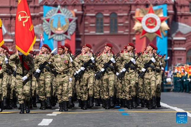 Quân đội Nga rầm rộ diễn tập duyệt binh mừng Ngày Chiến thắng trên Quảng trường Đỏ - 1