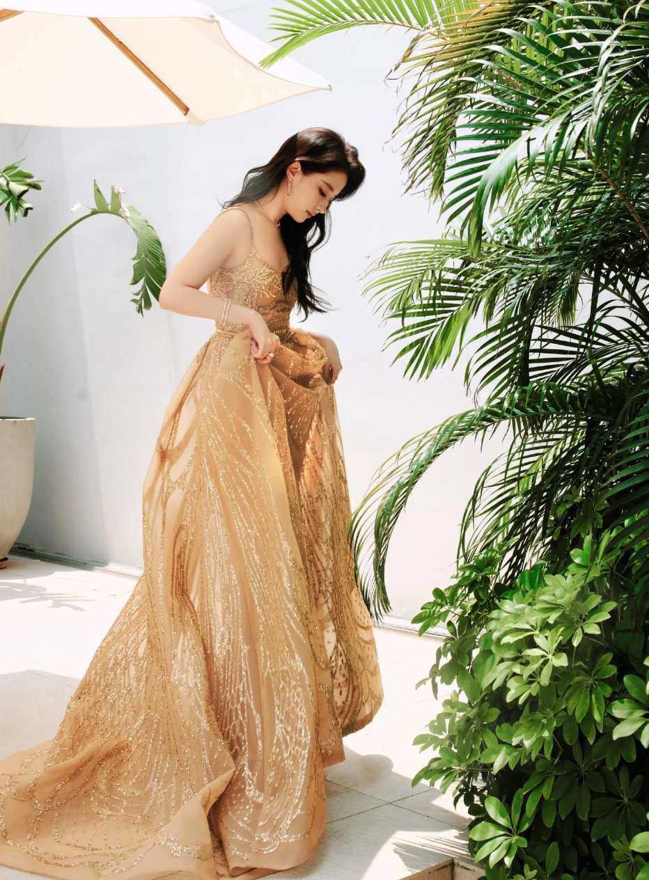 Lưu Diệc Phi diện "váy dát vàng" đẹp lộng lẫy, visual như tiên nữ dù tăng cân - 8