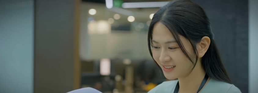 “Lỡ hẹn với ngày xanh” tập 34: Bà Thu Lê bị Kỳ tống tiền, Duyên tìm ra chủ nhân cuốn tạp chí năm xưa - 1