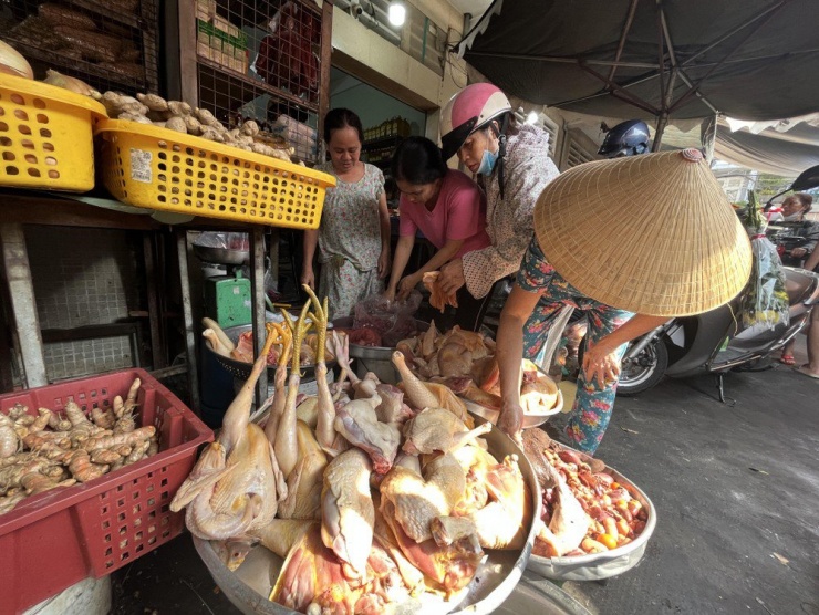 Trong quý I nhập khẩu thịt gia cầm của Việt Nam có xu hướng tăng. Ảnh: TÚ UYÊN