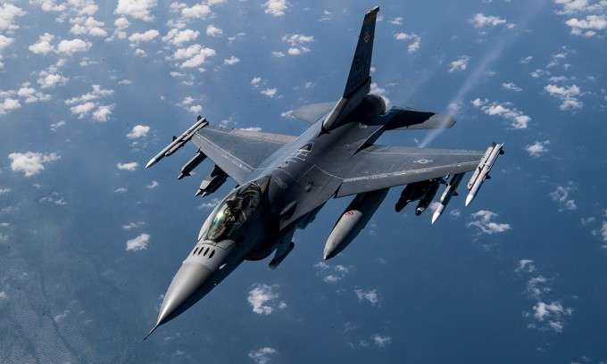 Tiêm kích F-16 Mỹ bay qua Afghanistan tháng 3/2020. Ảnh: Không quân Mỹ