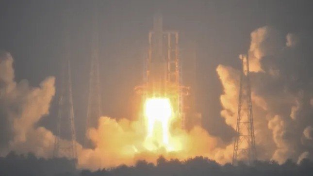 Sứ mệnh Thường Nga 6 (Chang'e 6) đã được phóng lên mặt trăng. (Ảnh: HECTOR RETAMAL/AFP)