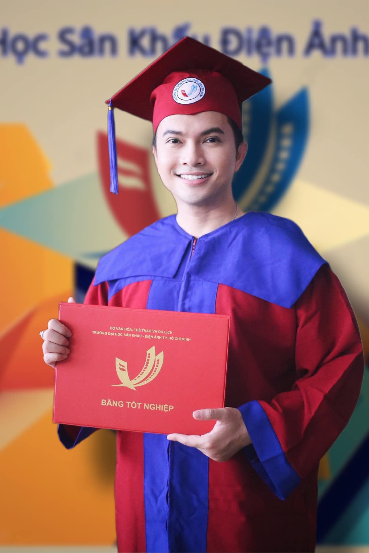 Nam ca sĩ không ngừng trau dồi kiến thức dù đã bước sang tuổi U40