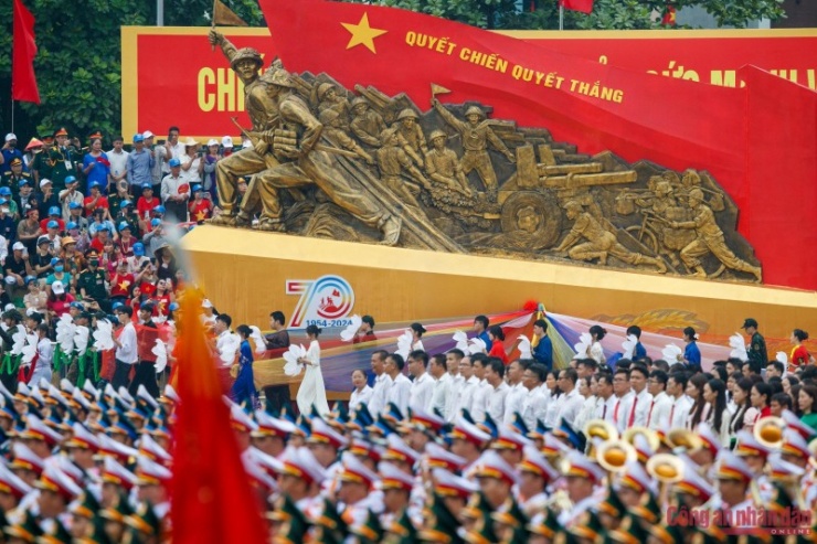 Ngày 7/5, Việt Nam tổ chức lễ kỷ niệm 70 năm Chiến thắng Điện Biên Phủ. Ảnh: Phong Sơn