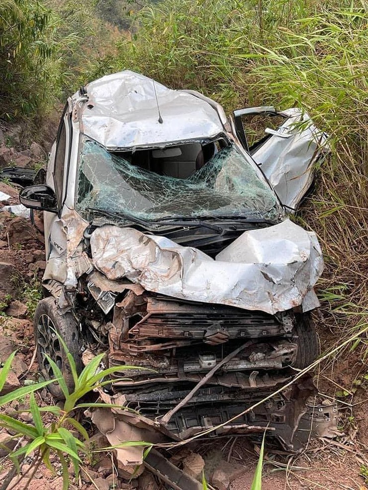 Suzuki XL7 rơi xuống vực tại Điện Biên và cái kết đầy "phép màu" - 3