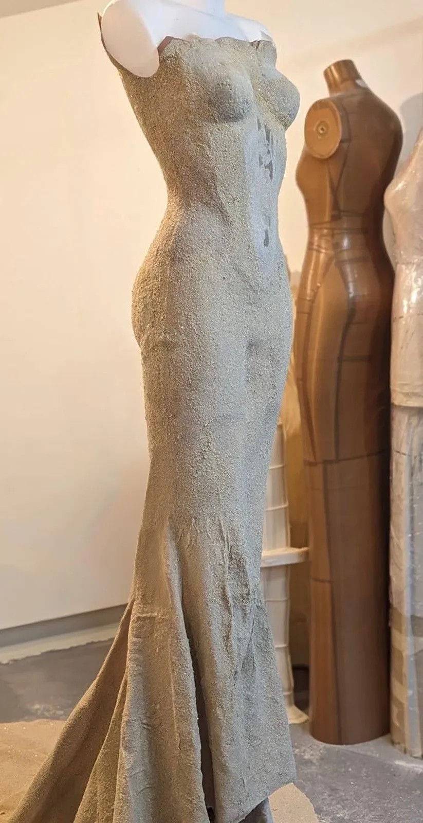Cận cảnh chất liệu, thiết kế váy được&nbsp;Tyla diện ở Met Gala năm nay.