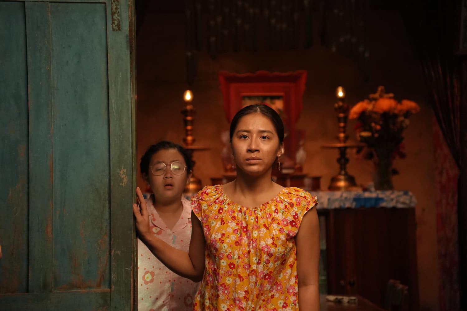 Tín Nguyễn: Cô gái làng chài tìm chồng sau bão "gây sốt" trong phim 300 tỷ - 6