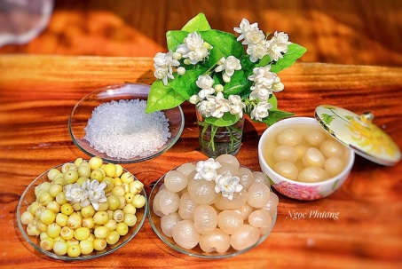 Cách làm chè long nhãn không ngọt gắt, hạt sen không bị vỡ