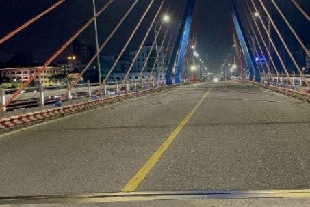Cầu ở Việt Nam có thể tự động xoay lúc nửa đêm hiếm nơi có, xây dựng hết hàng chục tỷ đồng