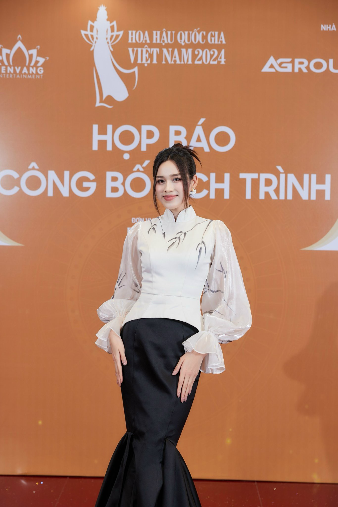 Đỗ Hà khoe nhan sắc thăng hạng khi xuất hiện tại buổi họp báo Hoa hậu Quốc gia Việt Nam 2024.