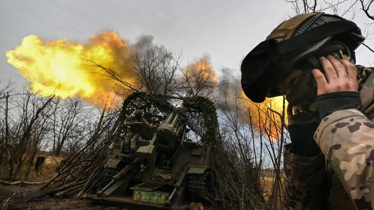 Pháo tự hành Nga khai hỏa ở tiền tuyến vùng Donetsk.