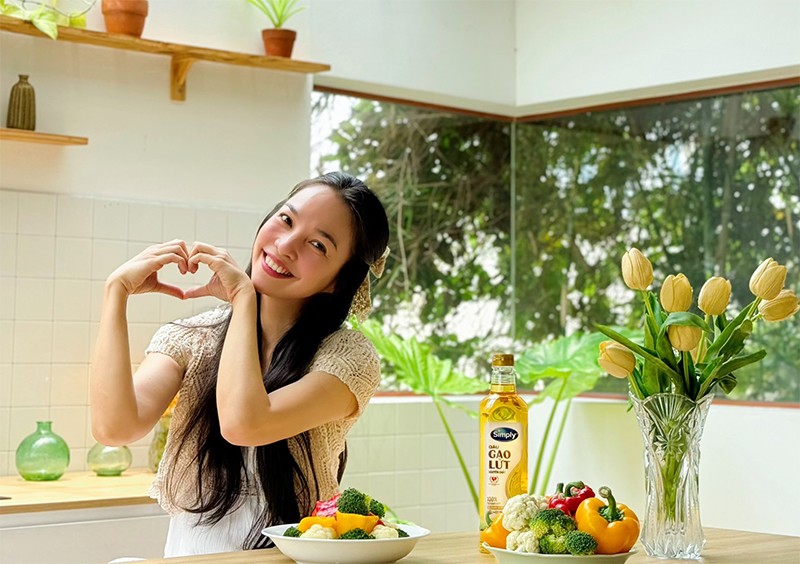Ở Việt Nam, Hiền Thục tin chọn dầu gạo lứt nguyên chất Simply - Loại dầu ăn được Hội Tim mạch học Việt Nam khuyên dùng