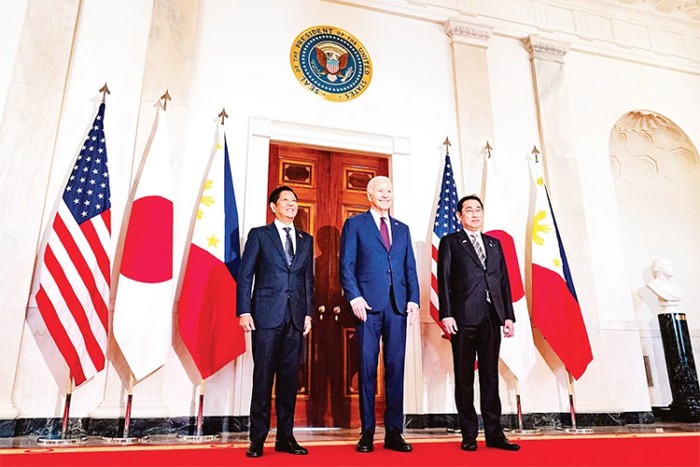 Các nhà lãnh đạo Mỹ, Nhật Bản và Philippines trong một mối liên hệ gần gũi đang thành hình.