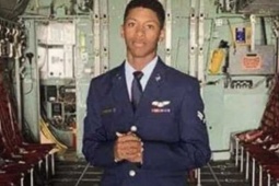 Thế giới - Mỹ: Đang ở trong nhà, xạ thủ cường kích "bóng ma" bị cảnh sát xông vào bắn 6 phát trúng ngực