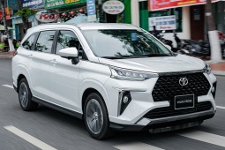 Giá xe Toyota Veloz Cross lăn bánh kèm ưu đãi tháng 5/2024