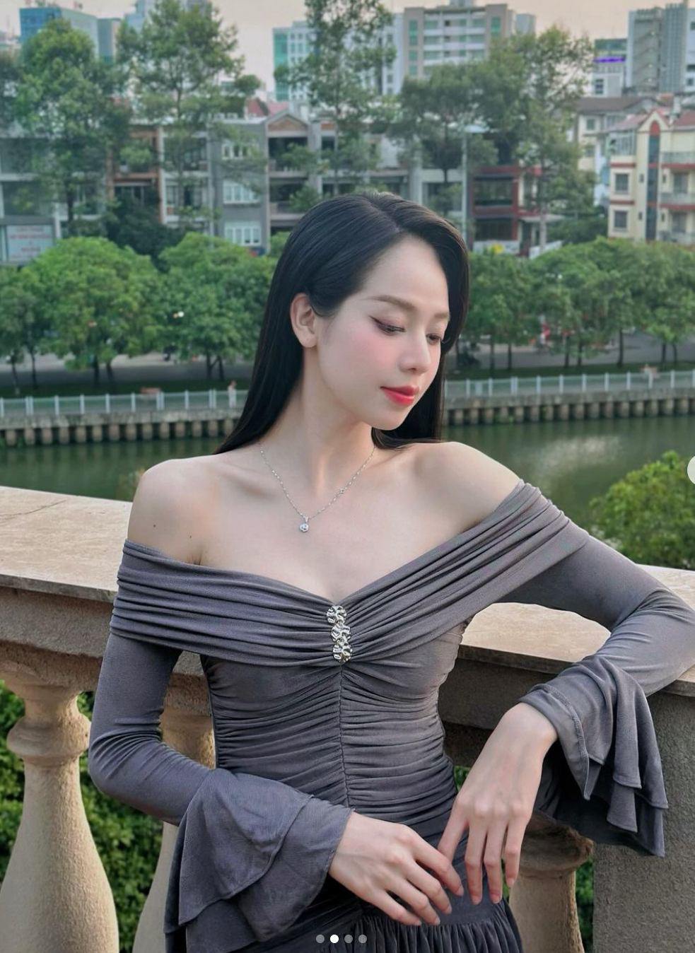 Đương kim Hoa hậu Việt Nam táo bạo với váy xẻ, hiếm hoi khoe vòng 1 sau chỉnh sửa - 7