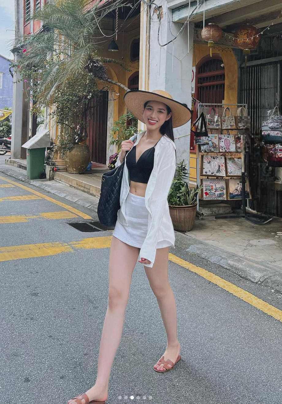 "Hoa hậu cấy lúa" chăm diện áo ngắn khoe eo thon - 4