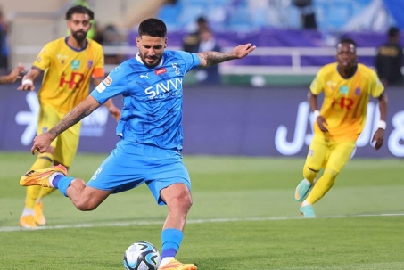 Video bóng đá Al Hilal - Al Hazm: Bùng nổ hiệp 1, Ronaldo hết cơ hội (Saudi Pro League)