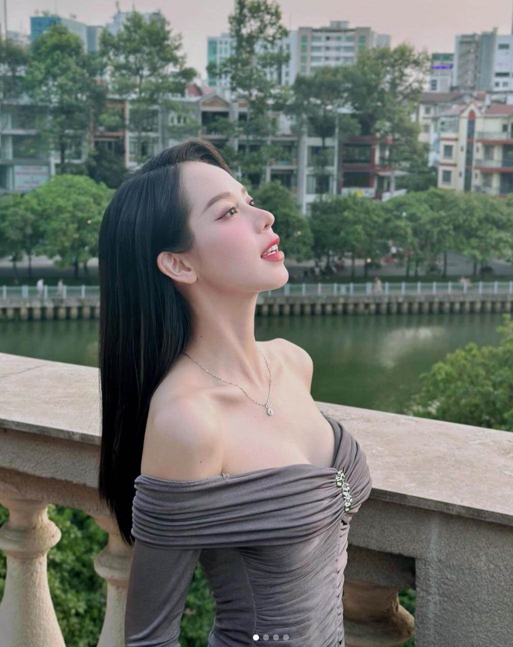 Đương kim Hoa hậu Việt Nam táo bạo với váy xẻ, hiếm hoi khoe vòng 1 sau chỉnh sửa - 9