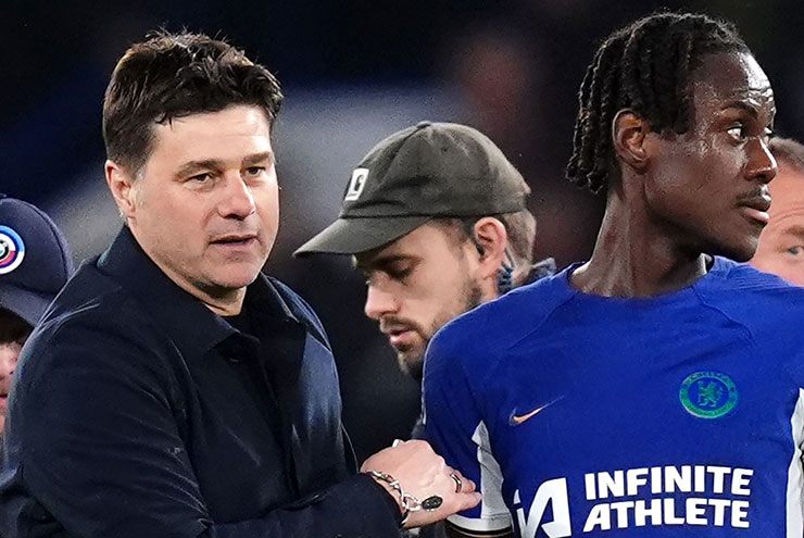 HLV Pochettino (trái)