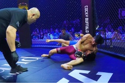 Thể thao - Học trò “Độc cô cầu bại” Duy Nhất thắng knock-out MMA sau 50 giây