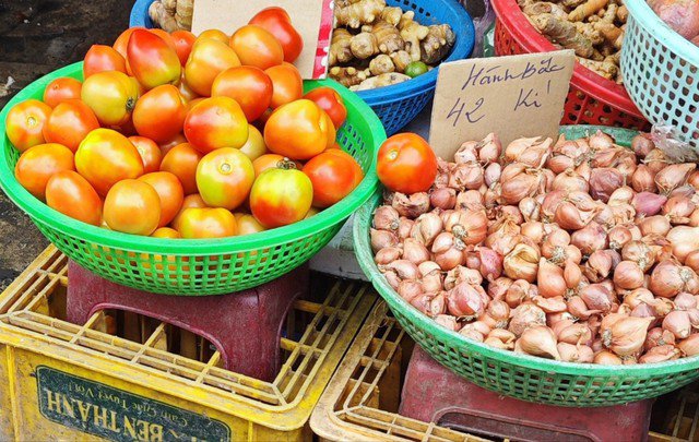 Cà chua bán tại chợ Tân Định