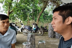 Vụ ba trẻ nhỏ bị tường đổ đè tử vong: "Tôi và vợ chỉ biết dùng tay cào cấu đất đá trong tuyệt vọng"