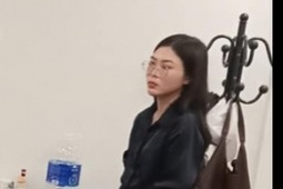 Pháp luật - Khởi tố cô gái buôn bán linh kiện điện tử trái phép