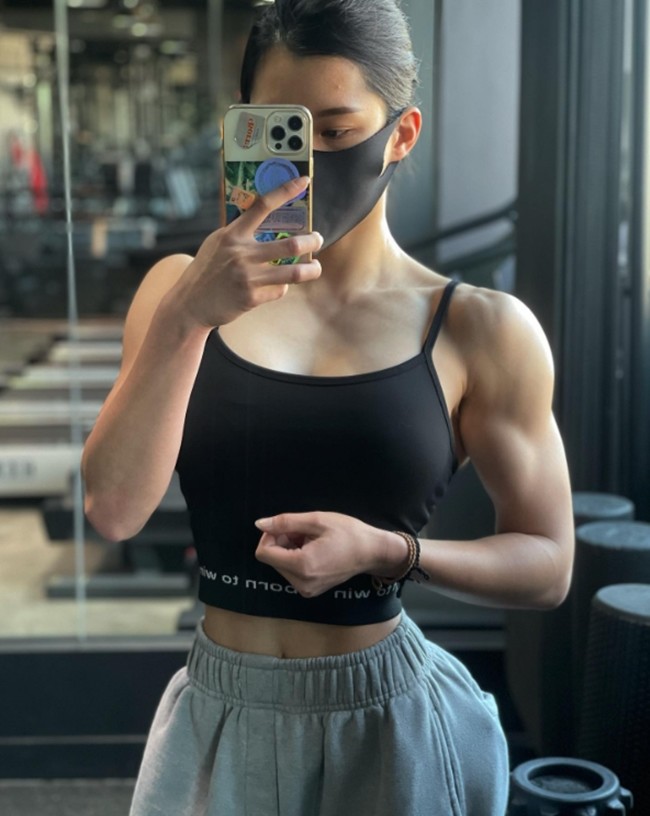 Mỹ nhân cơ bắp kiêng triệt để món này để có body sắc nét - 2