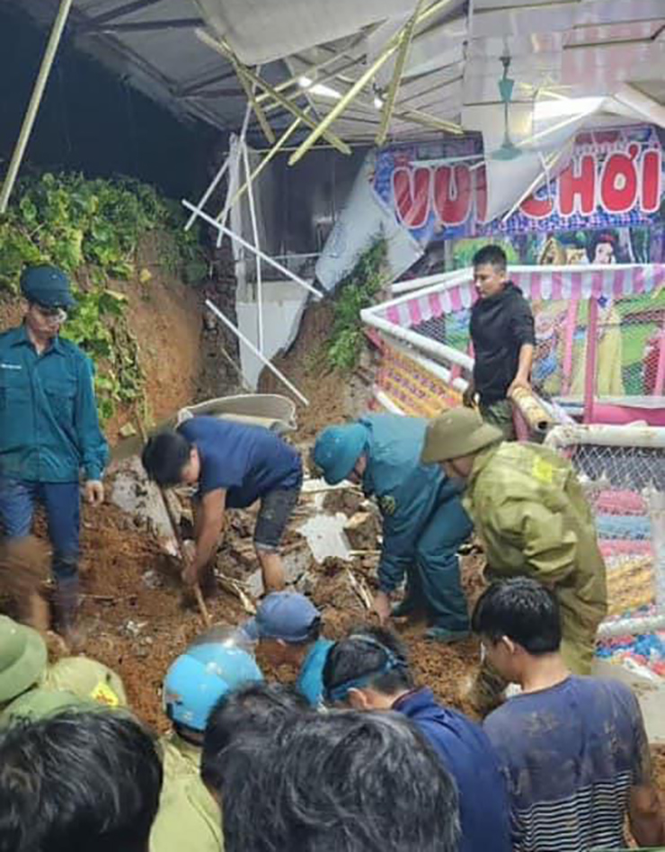 Vụ nghi chồng giết vợ con rồi tự tử và thảm kịch sập tường lấy đi sinh mạng 3 bé gái