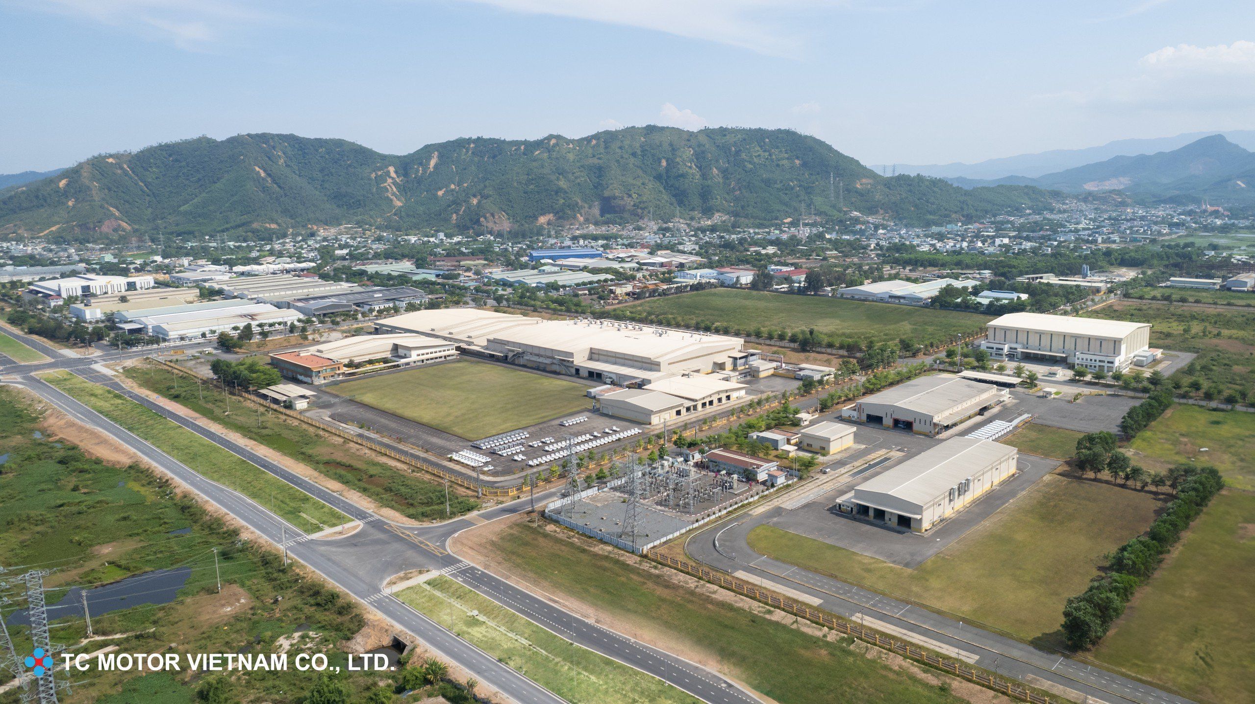 Nhà máy lắp ráp xe khách King Long của Công ty Ô tô TC Việt Nam tại quận Liên Chiểu, TP. Đà Nẵng