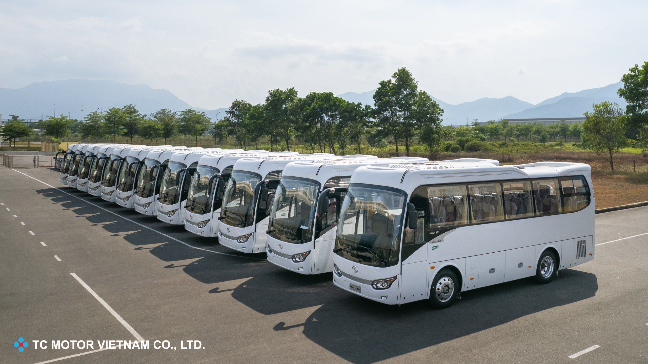 Xe khách King Long Nova Euro V mới tại nhà máy Ô tô TC Việt Nam