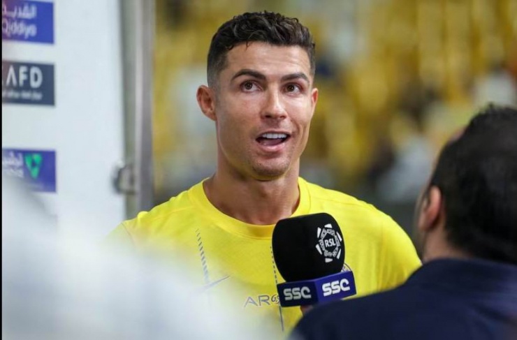 Ronaldo về khoác áo Al Nassr hai mùa với mức lương bằng cả đời trước đó "cày bừa" cho MU, Real, Juventus... Ảnh: AFP