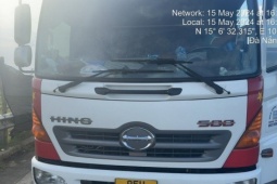 Tin tức trong ngày - Xe tải vượt ẩu trên cao tốc Cam Lộ - La Sơn đã bị chặn lại tại Quảng Ngãi