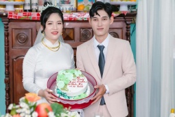 Bạn trẻ - Cuộc sống - Cô gái mỗi lần đi máy bay đều bị an ninh soi kỹ mặt vì &quot;tên một đằng, người một nẻo&quot;