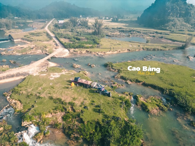 Cặp vợ chồng đưa con gái 27 tháng tuổi phượt xuyên Việt suốt 2 năm - 7