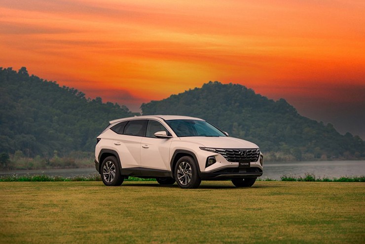 Giá xe Hyundai Tucson niêm yết và lăn bánh tháng 5/2024 - 1