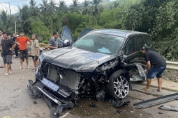 Tin tức trong ngày - Ôtô chở đoàn cán bộ Sở Tư pháp Khánh Hòa gặp nạn