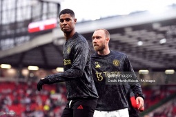 Bóng đá - Ngán ngẩm Rashford tranh cãi với CĐV MU, &quot;cay mũi&quot; ngồi dự bị