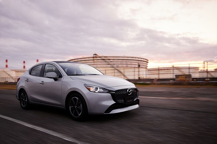 Giá xe Mazda2 niêm yết tháng 5/2024, từ 408 triệu đồng - 10