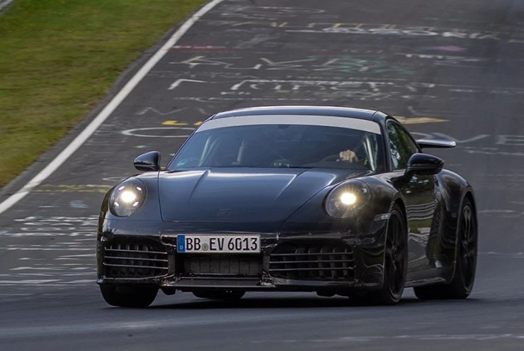 Porsche chốt thời gian ra mắt xe 911 động cơ lai Hybrid - 2