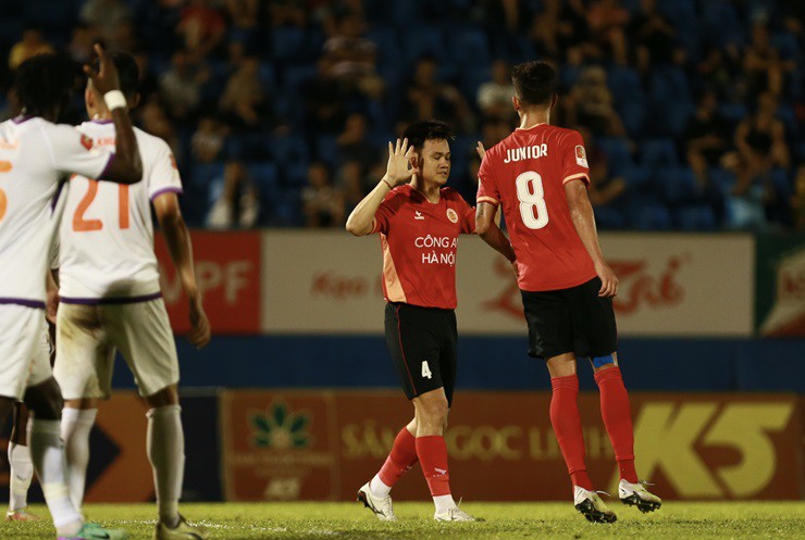 Trực tiếp bóng đá Bình Dương - Công an Hà Nội: Đội khách vỡ trận (V-League) (Hết giờ) - 5