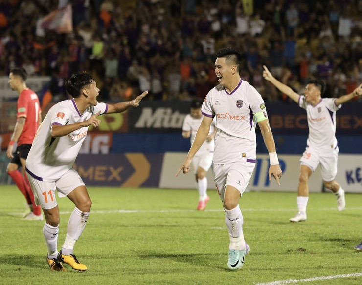 Trực tiếp bóng đá Bình Dương - Công an Hà Nội: Đội khách vỡ trận (V-League) (Hết giờ) - 4