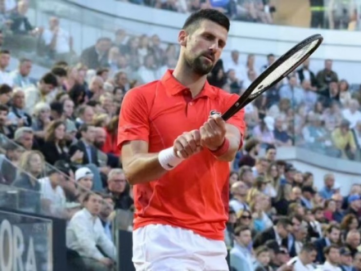 Djokovic chán ghét quá khứ “hồ đồ“, bi quan với thành công phía trước
