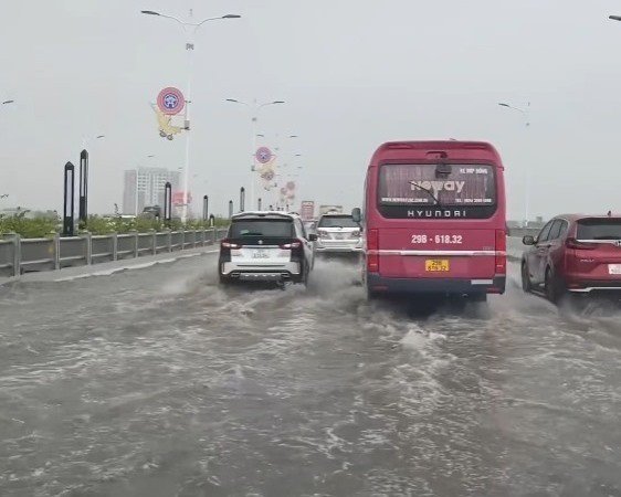 Cầu Vĩnh Tuy 